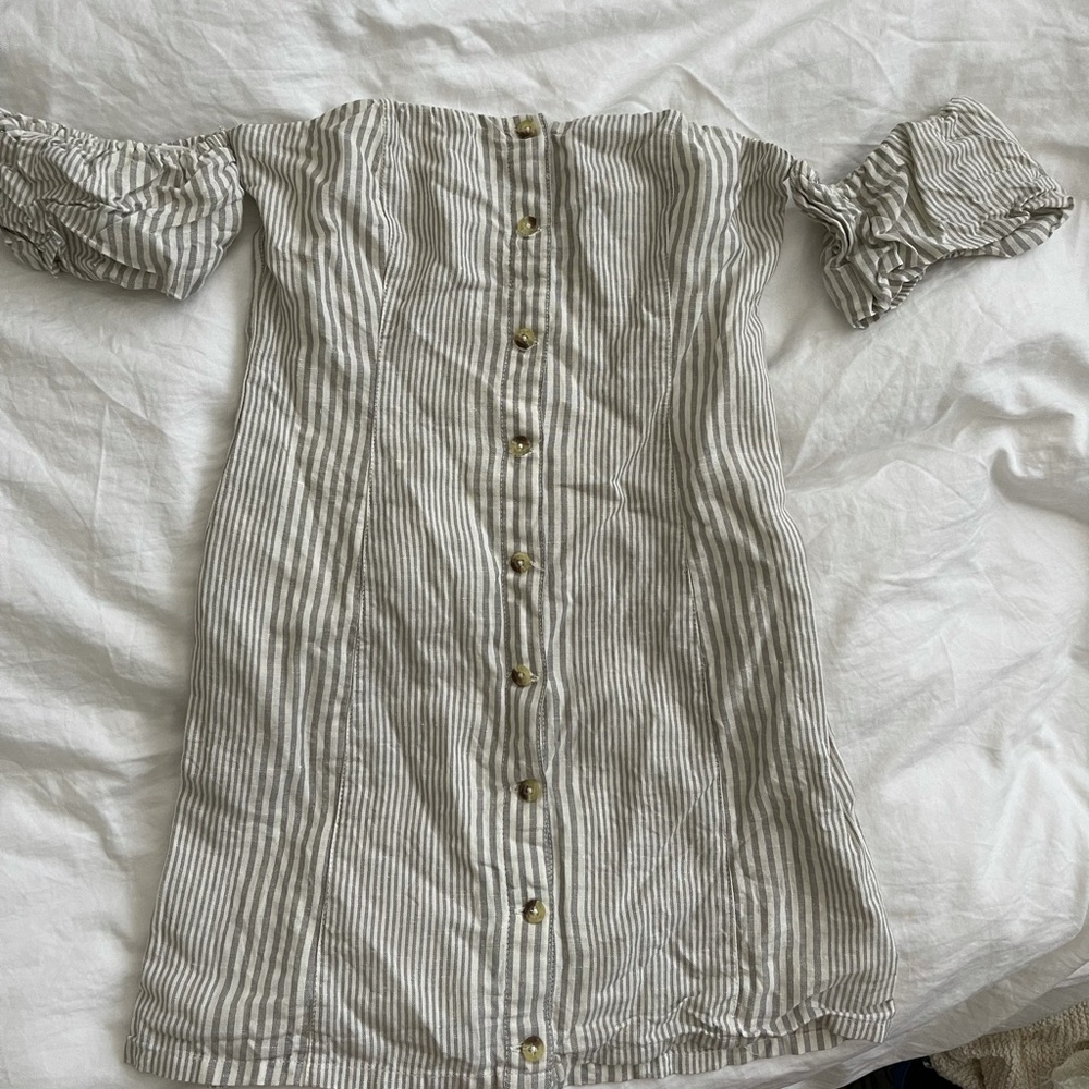 adorable off the shoulder AMUSESOCIETY dress
